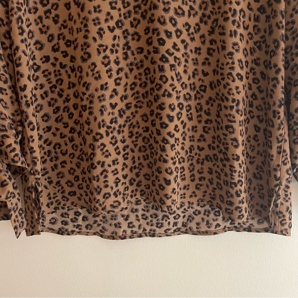 💐 2 for $20!! 💐 CeCe Animal Print Blouse - Picture 5 of 7